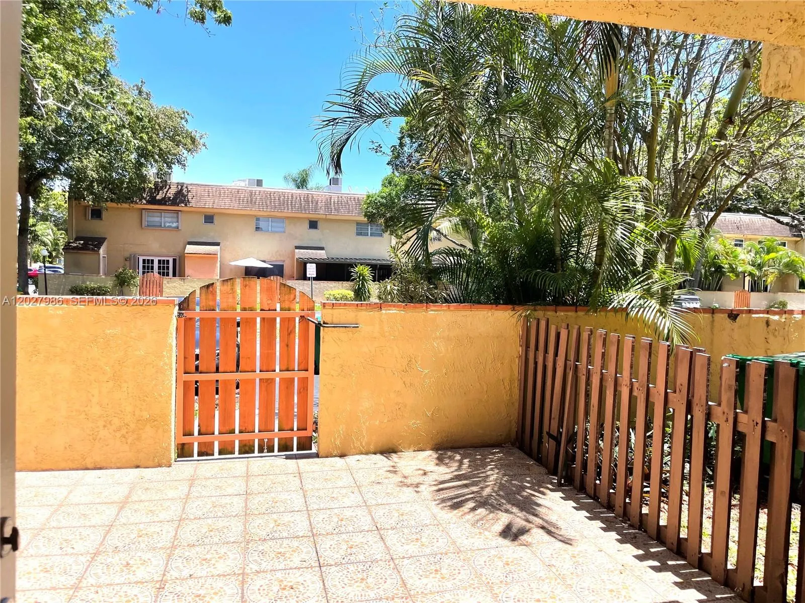 7175 Nova Dr # 107, Davie FL 33317