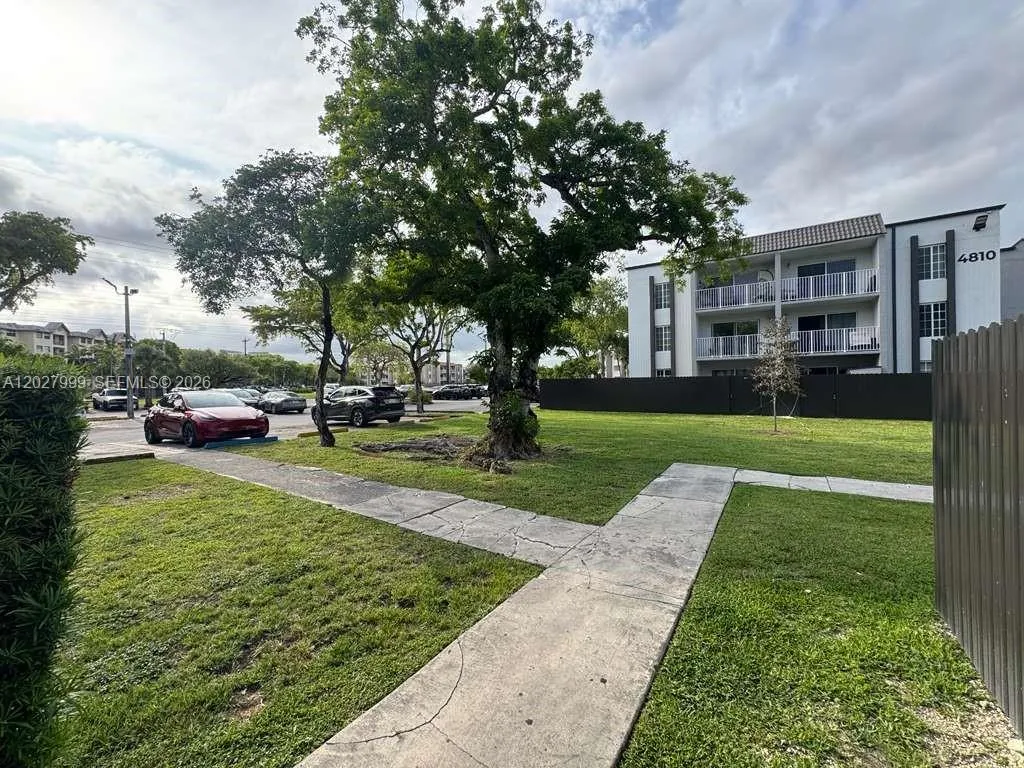 4800 NW 79th Ave # 208, Doral FL 33166