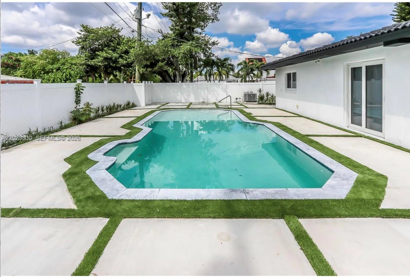 1110 S 14th Ave, Hollywood FL 33020