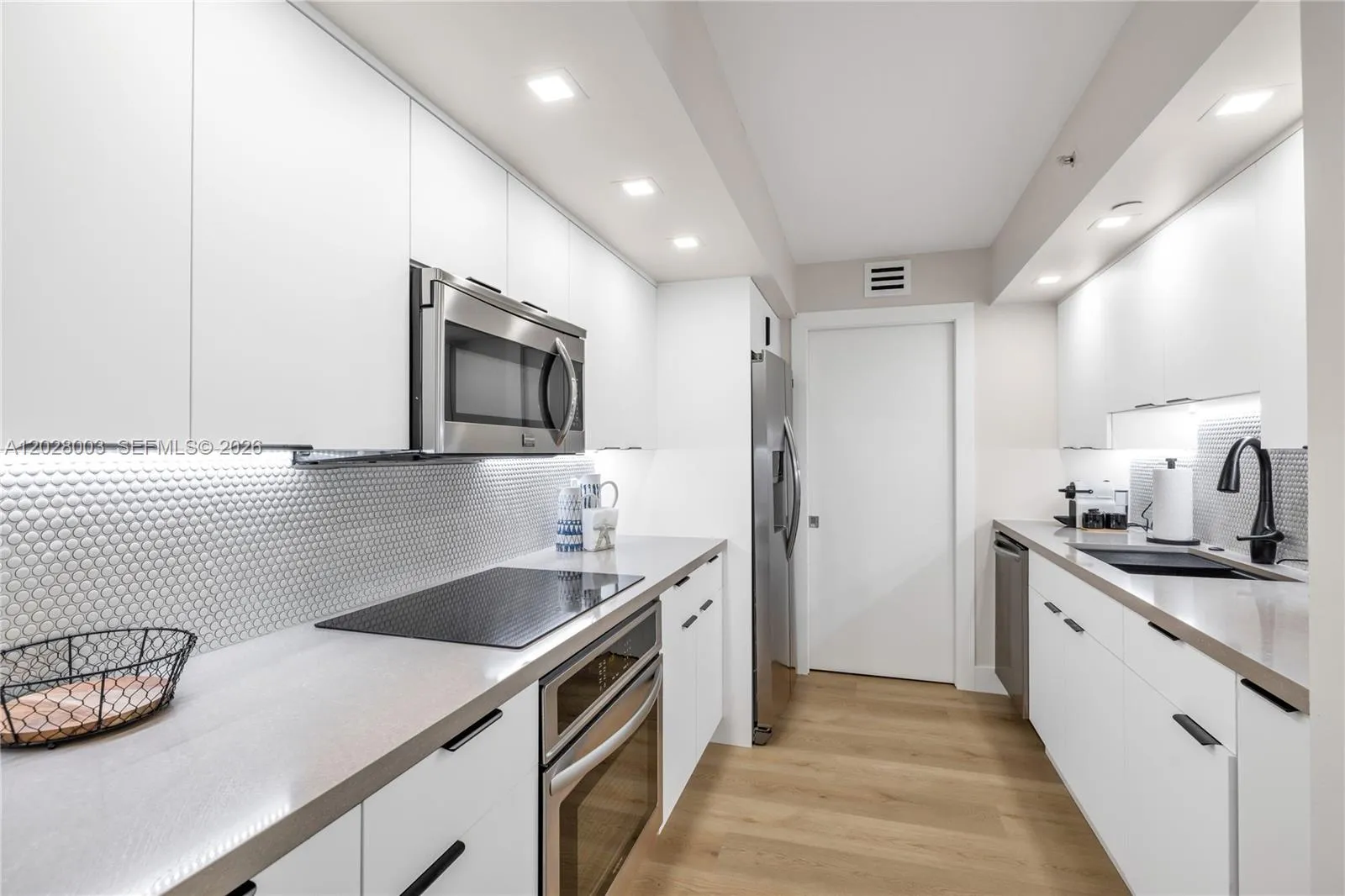 6917 Collins Ave # 1404, Miami Beach FL 33141
