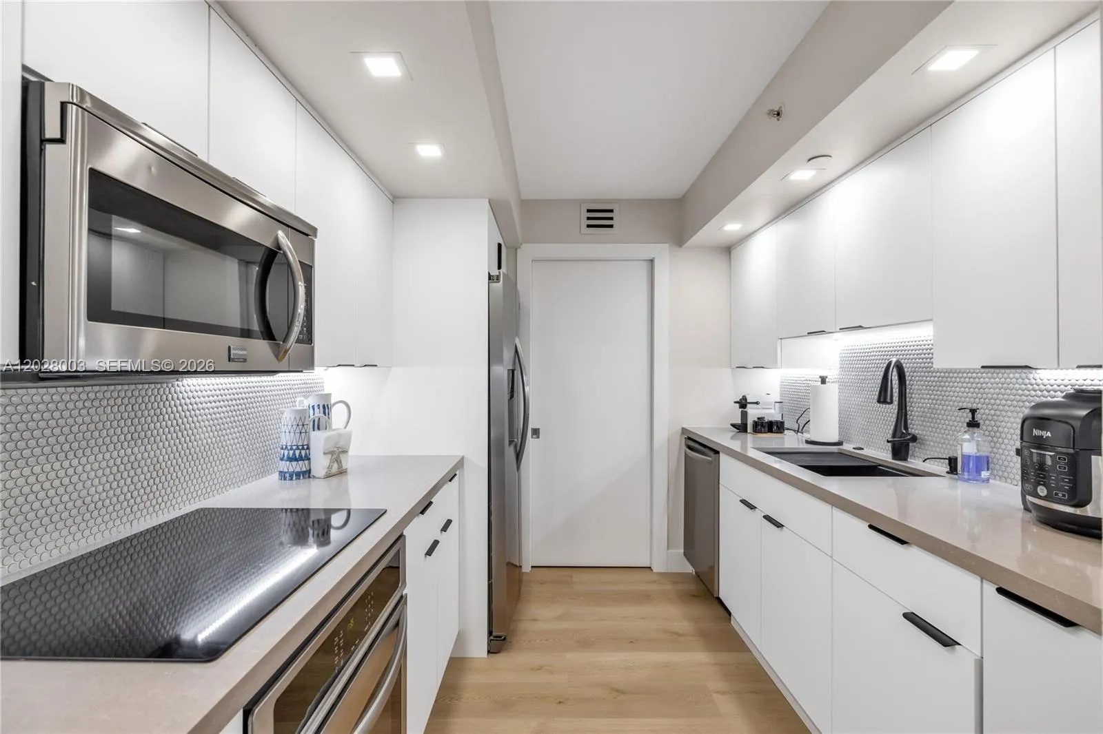 6917 Collins Ave # 1404, Miami Beach FL 33141