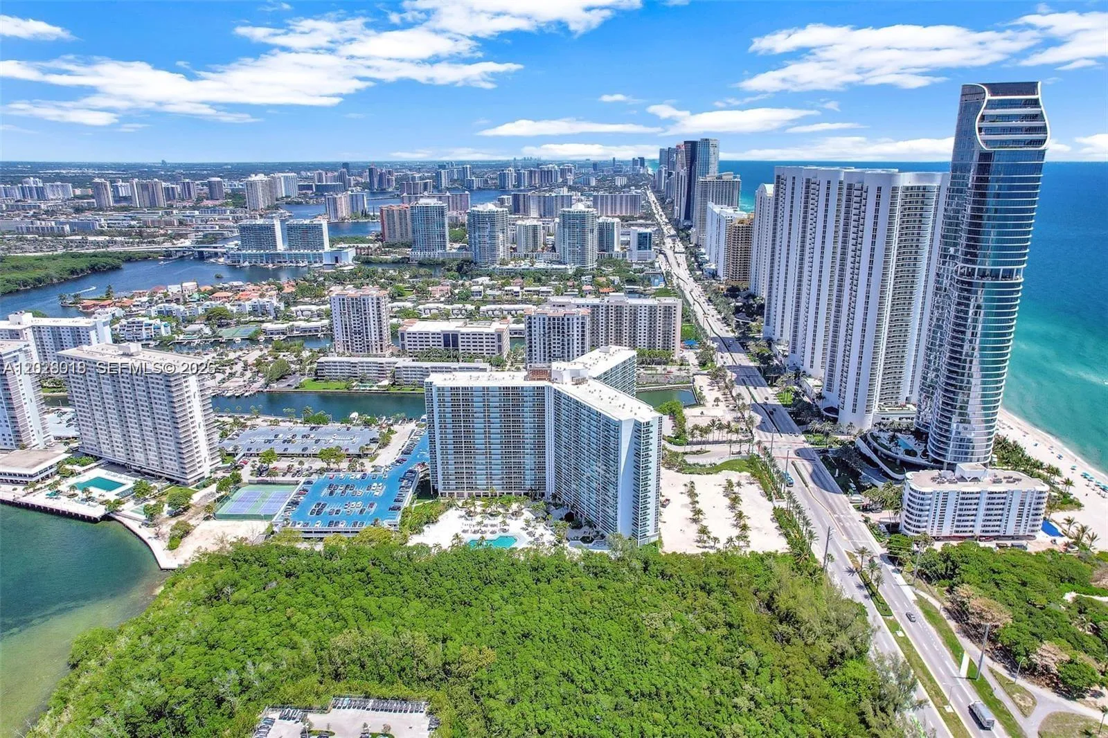 100 Bayview Dr # 1623, Sunny Isles Beach FL 33160
