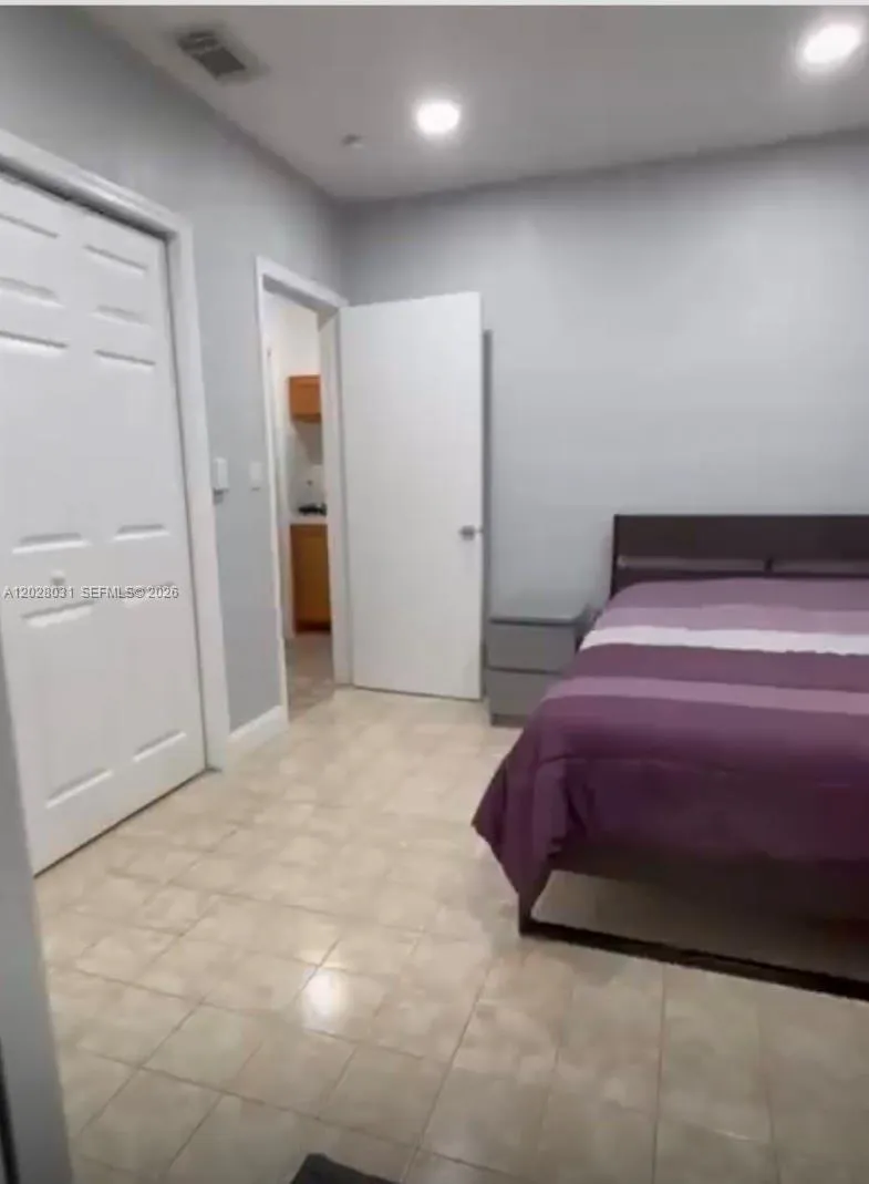 570 W 46th Pl # B, Hialeah FL 33012