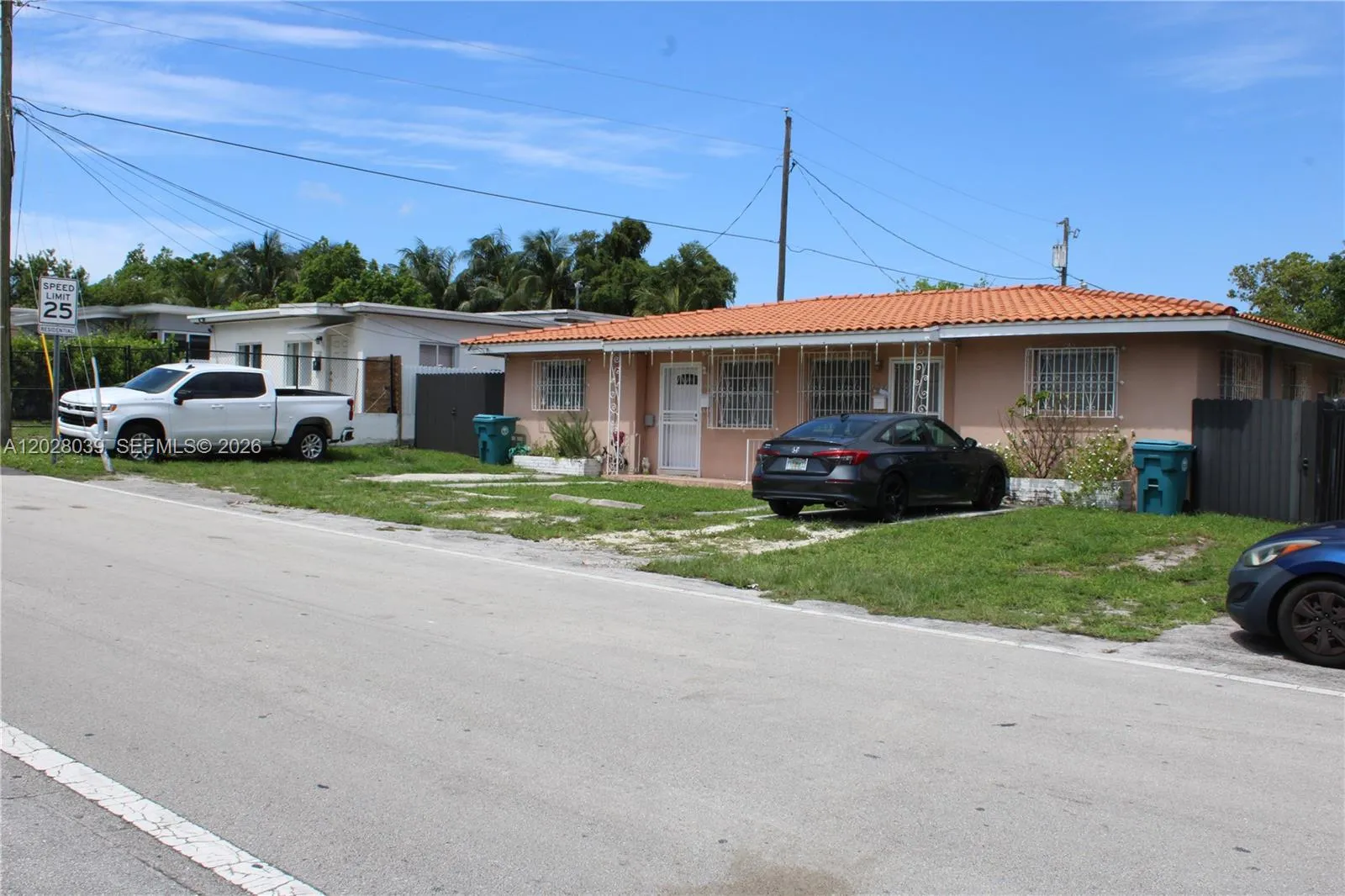 1040 NW 23rd Ct, Miami FL 33125