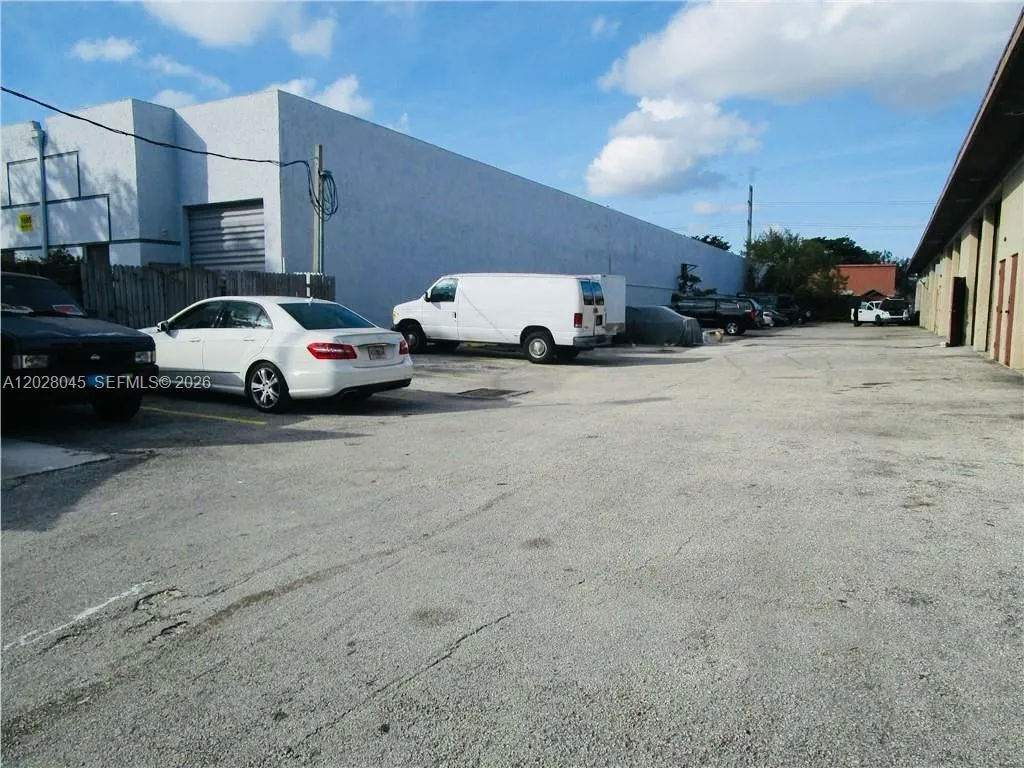 1901 NW 32nd St # 6, Pompano Beach FL 33064