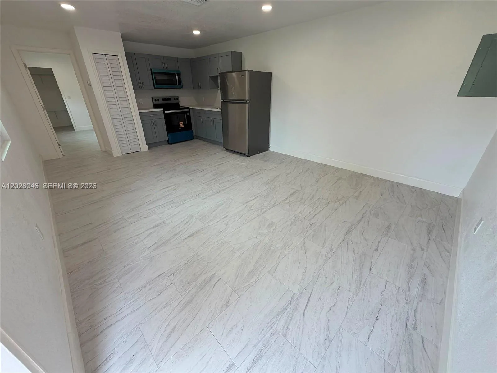 19321 SW 196th St # 1, Miami FL 33187
