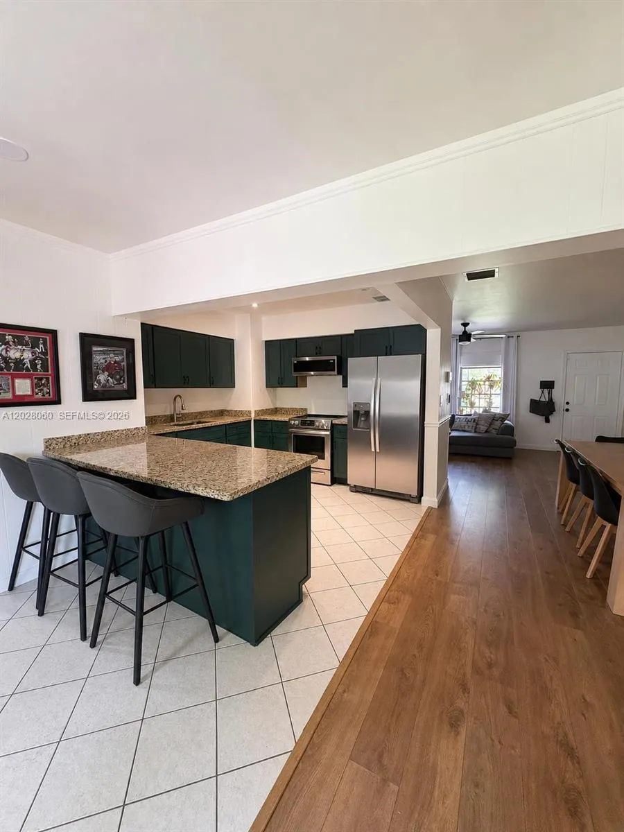 11 Redwood Cir, Plantation FL 33317