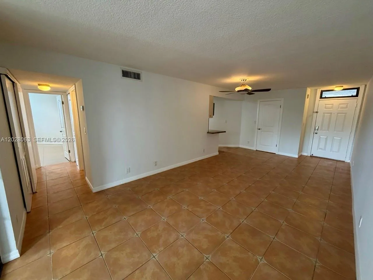 216 Lake Pointe Dr # 120, Oakland Park FL 33309