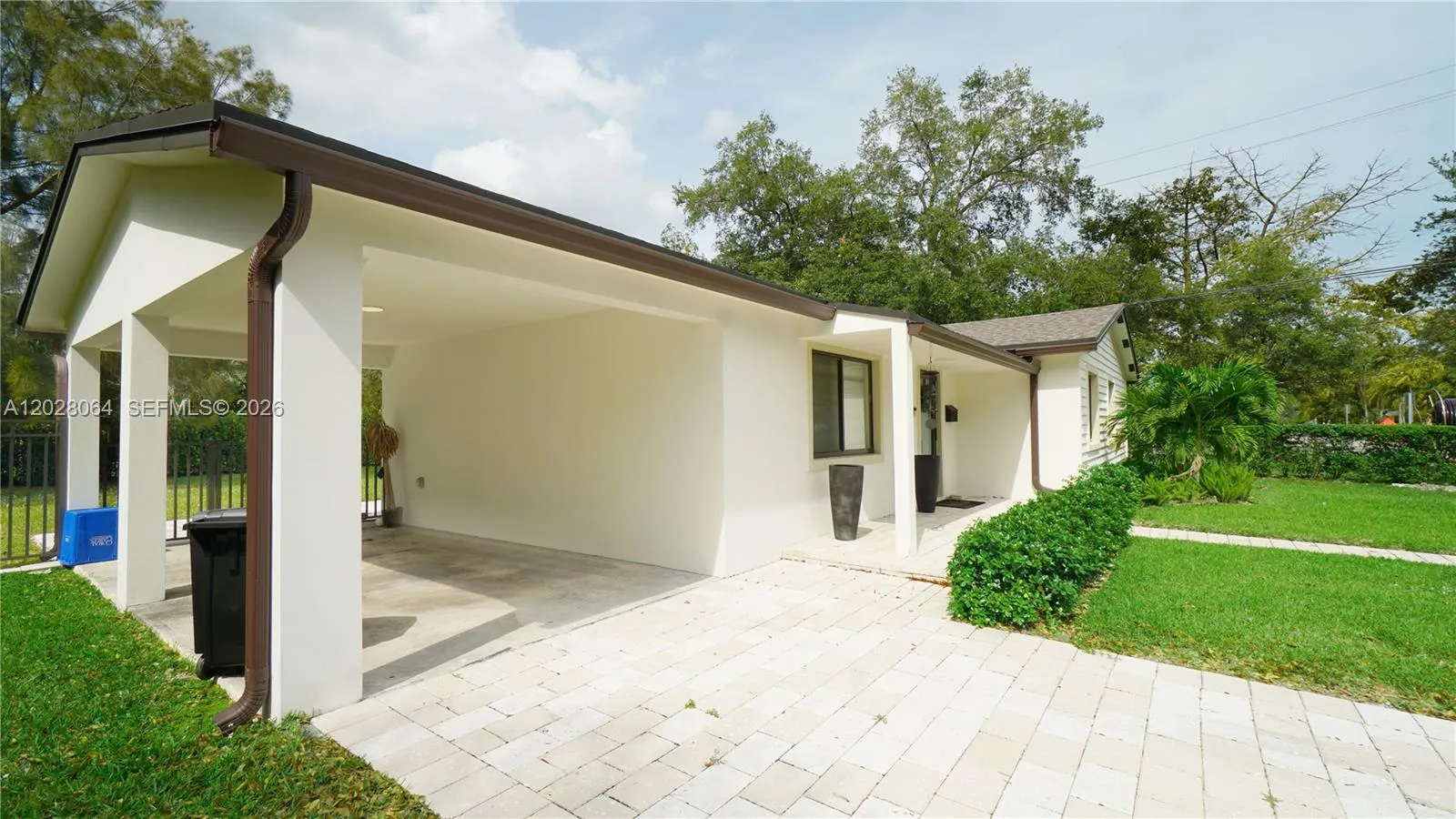 255 Grant Dr, Coral Gables FL 33133
