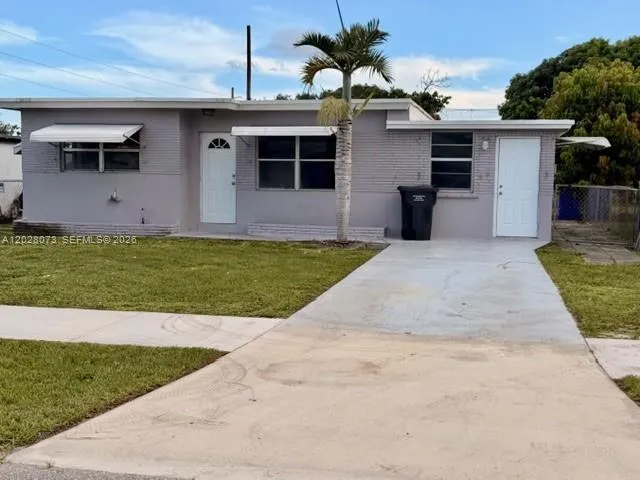 5608 Garfield St, Hollywood FL 33021