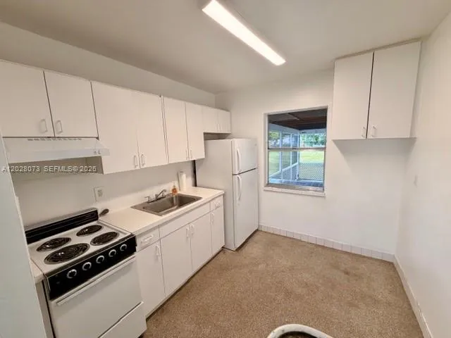 5608 Garfield St, Hollywood FL 33021