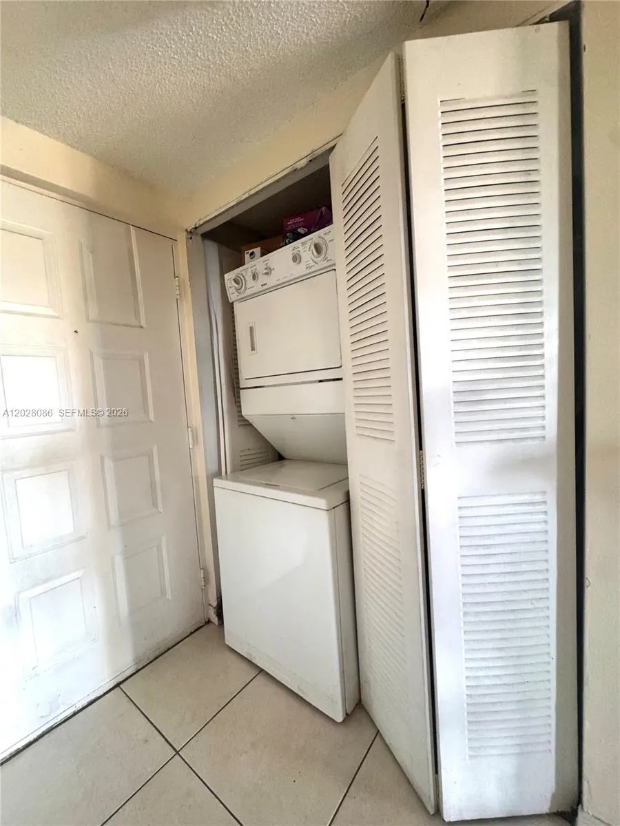 8290 Lake Dr # 506, Doral FL 33166