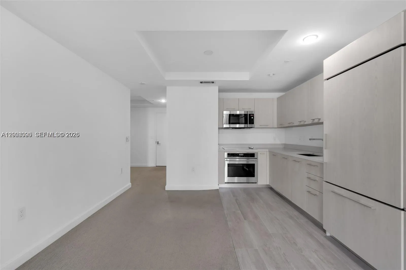 45 SW 9th St # 2204, Miami FL 33130