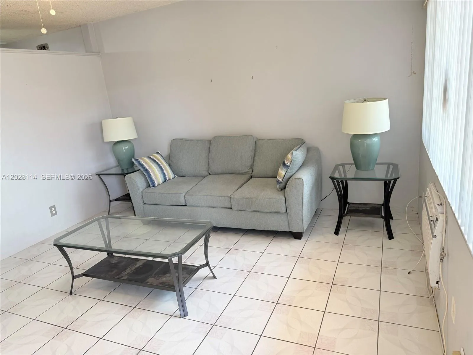 725 SW 11 Ave # F8, Hallandale Beach FL 33009