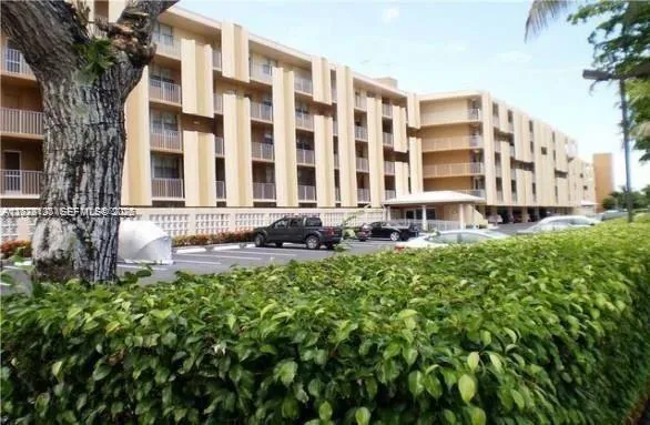 1777 SE 15th St # 415, Fort Lauderdale FL 33316