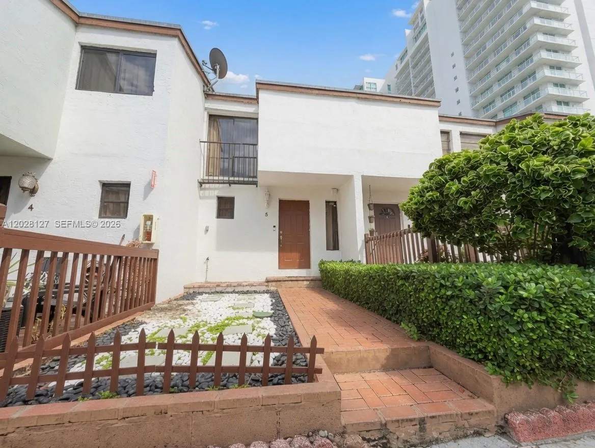 1901 NW S River Dr # 5A, Miami FL 33125