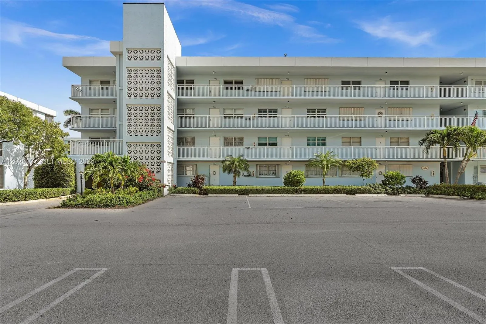 2018 S Federal Hwy # 402, Boynton Beach FL 33435