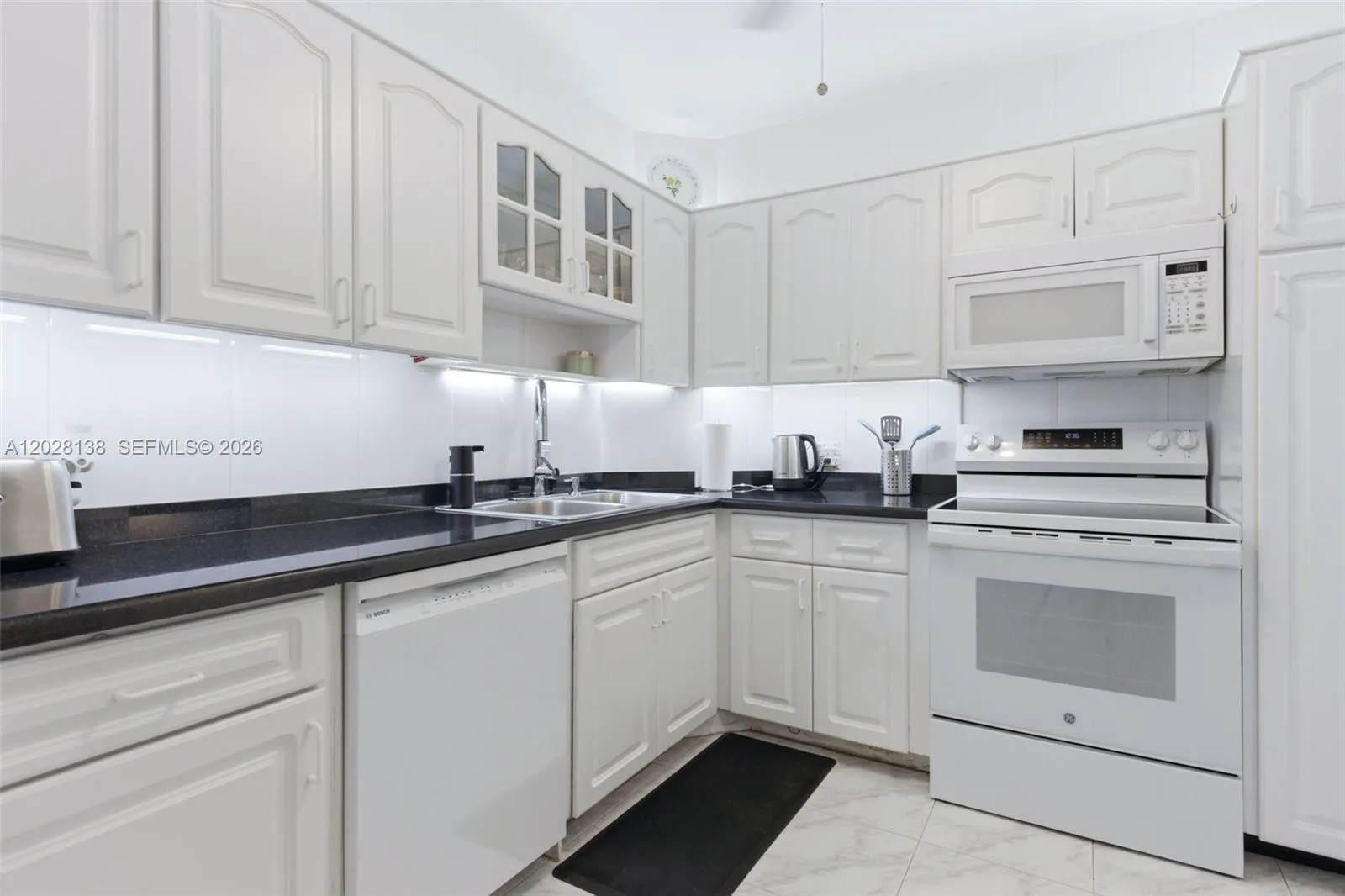 4330 Hillcrest Dr # 916, Hollywood FL 33021