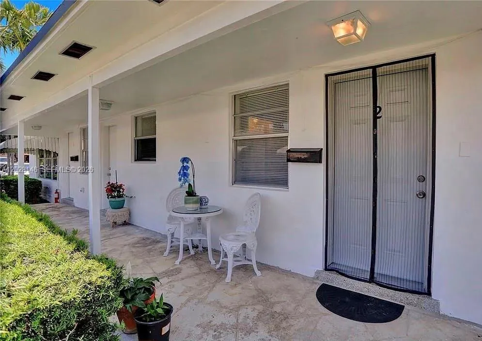 2627 Lincoln St, Hollywood FL 33020