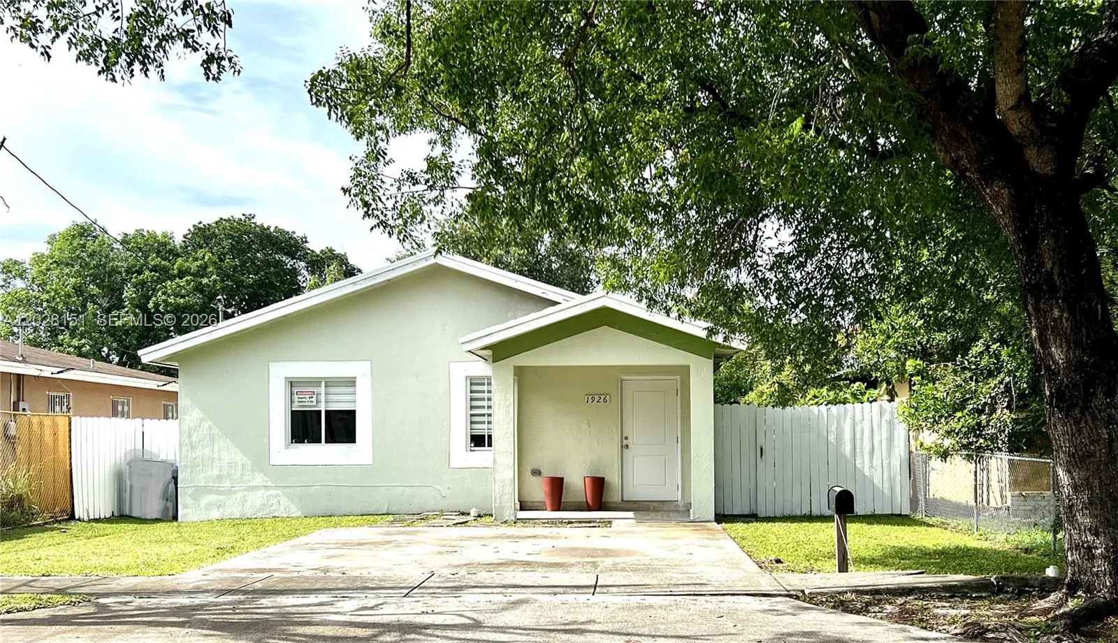 1926 NW 60th St, Miami FL 33142