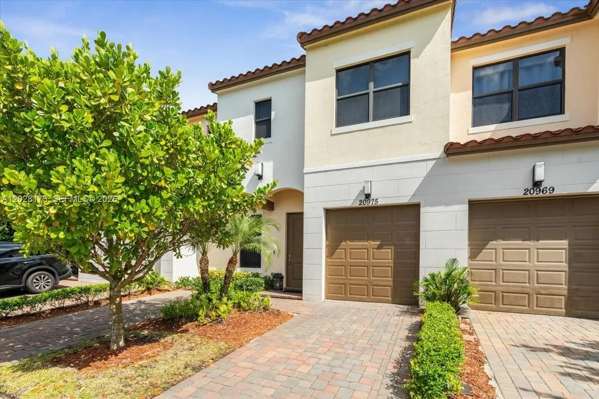 20975 NW 1st Ct, Pembroke Pines FL 33029