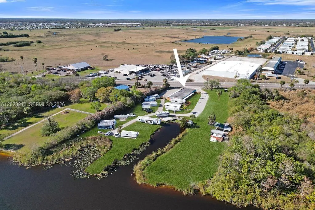 1422 US Highway 441, Okeechobee FL 34974