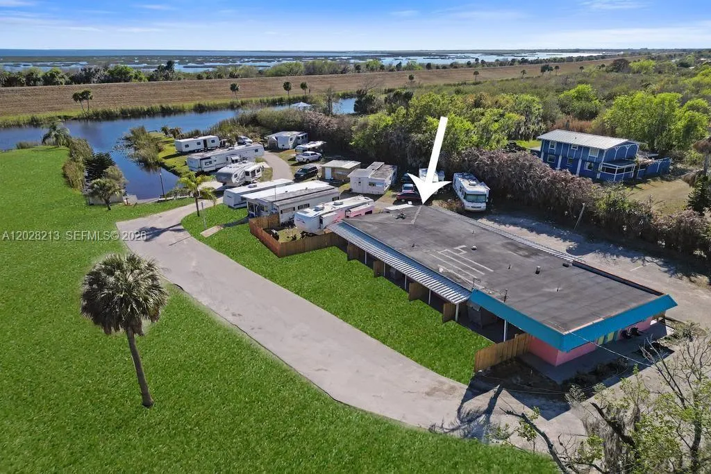 1422 US Highway 441, Okeechobee FL 34974