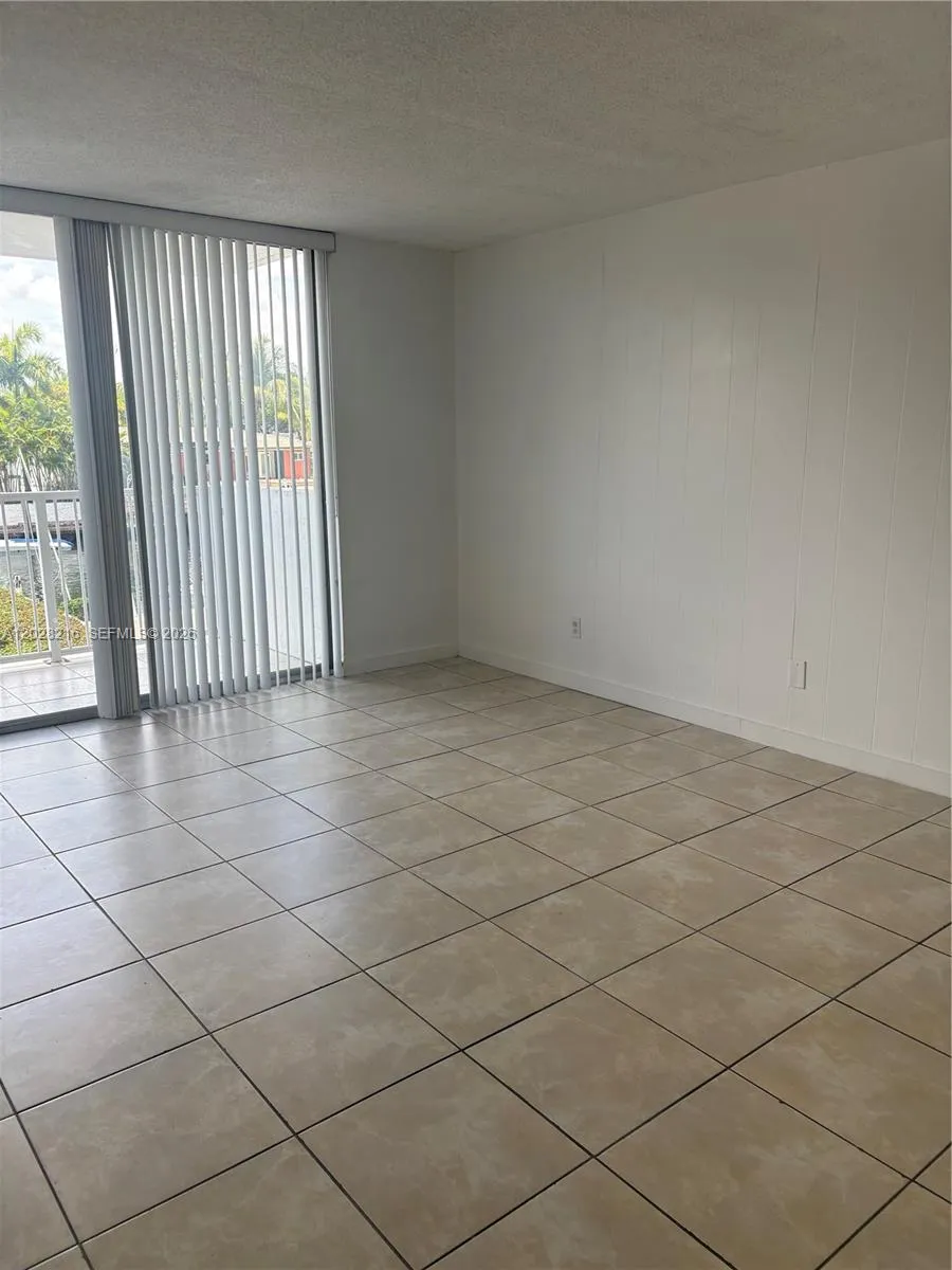 2000 NE 135th St # 208, North Miami FL 33181