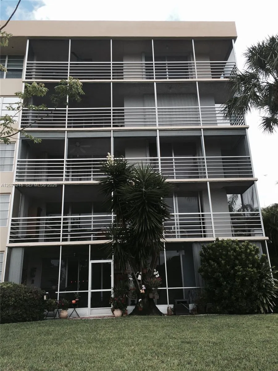 4000 Cypress Grove # 110, Pompano Beach FL 33069