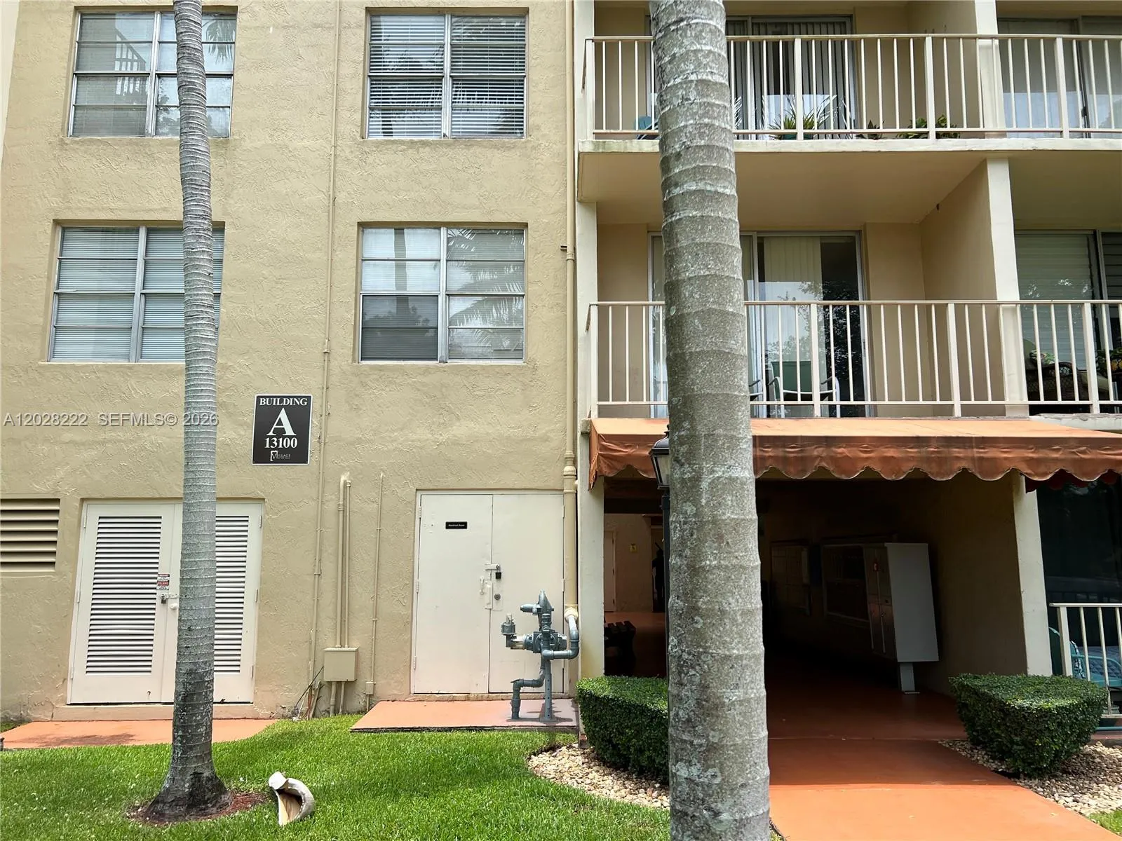 13100 SW 92nd Ave # 212, Miami FL 33176