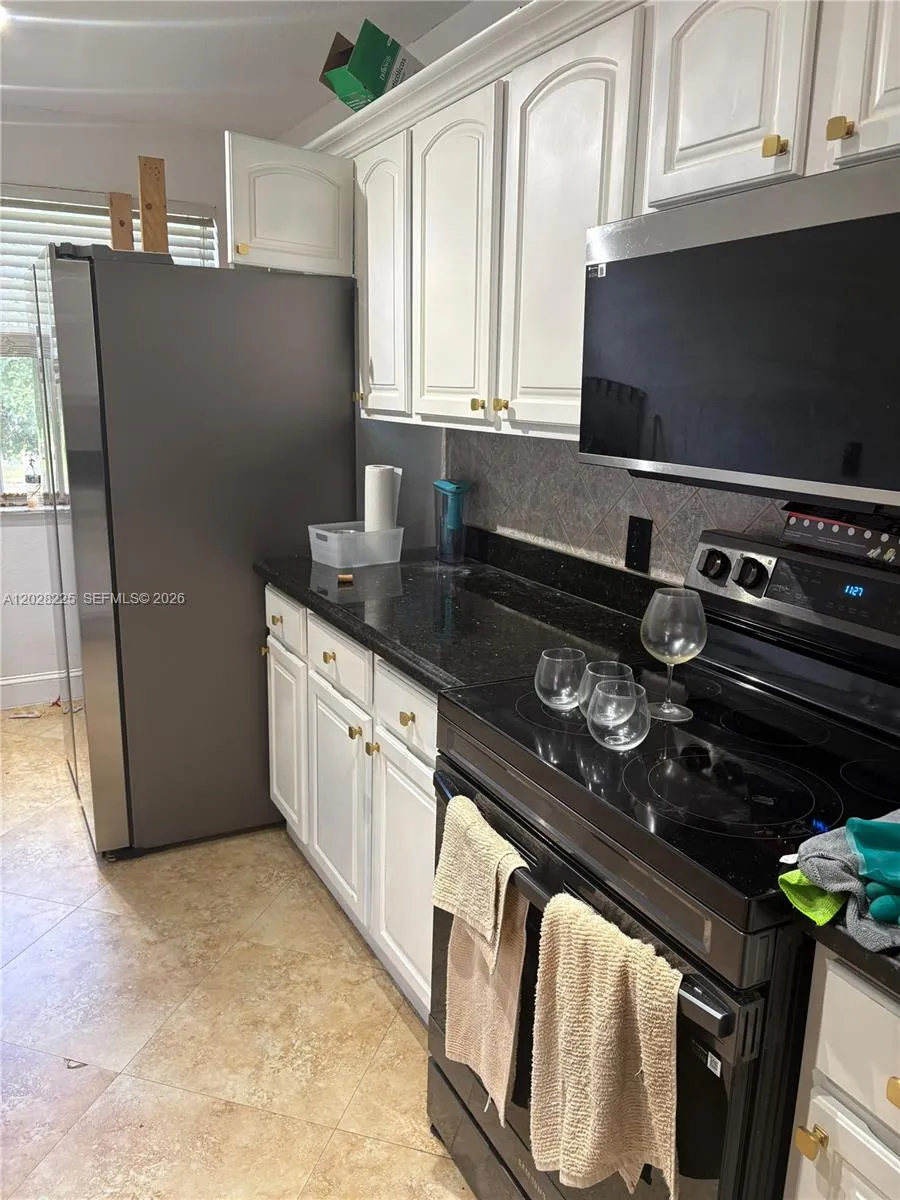 8761 Wiles Rd # 301, Coral Springs FL 33067