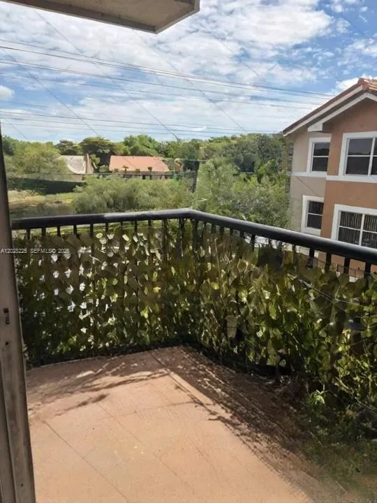 8761 Wiles Rd # 301, Coral Springs FL 33067