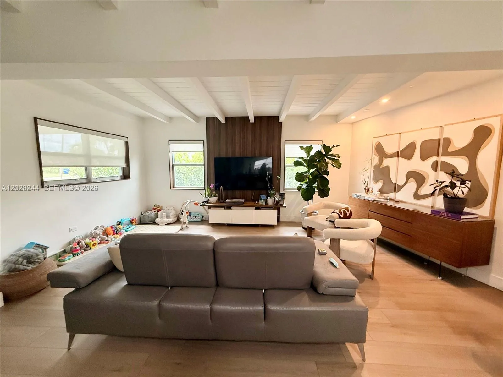 1869 NE 173rd St, North Miami Beach FL 33162