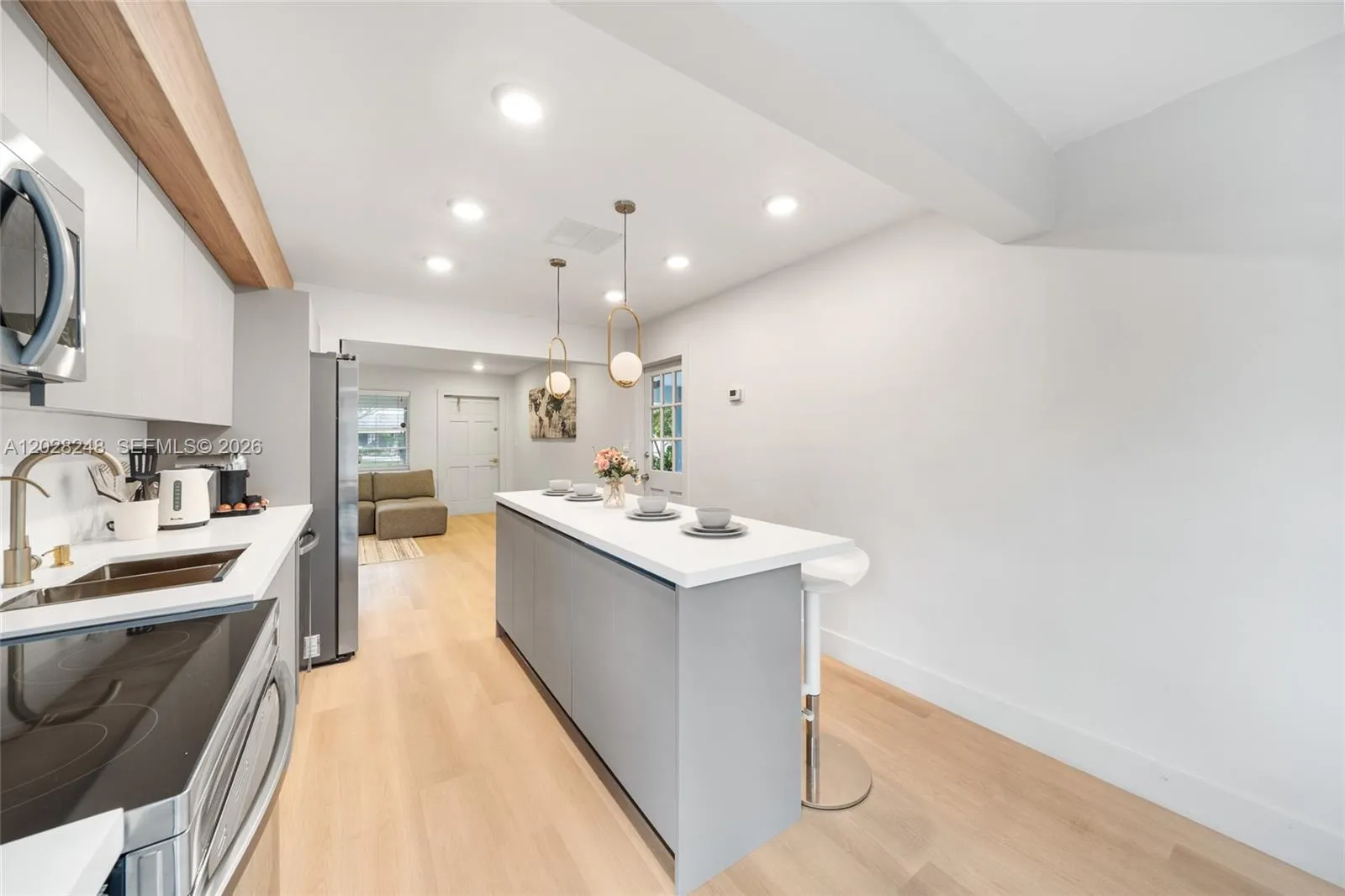 331 NE 42nd Ct, Oakland Park FL 33334
