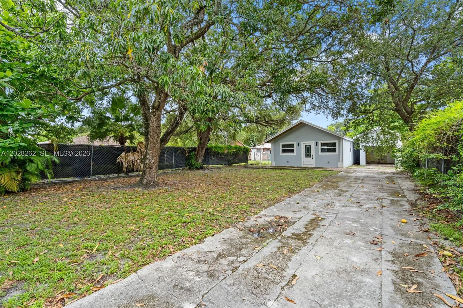 352 NW 41st St, Miami FL 33127