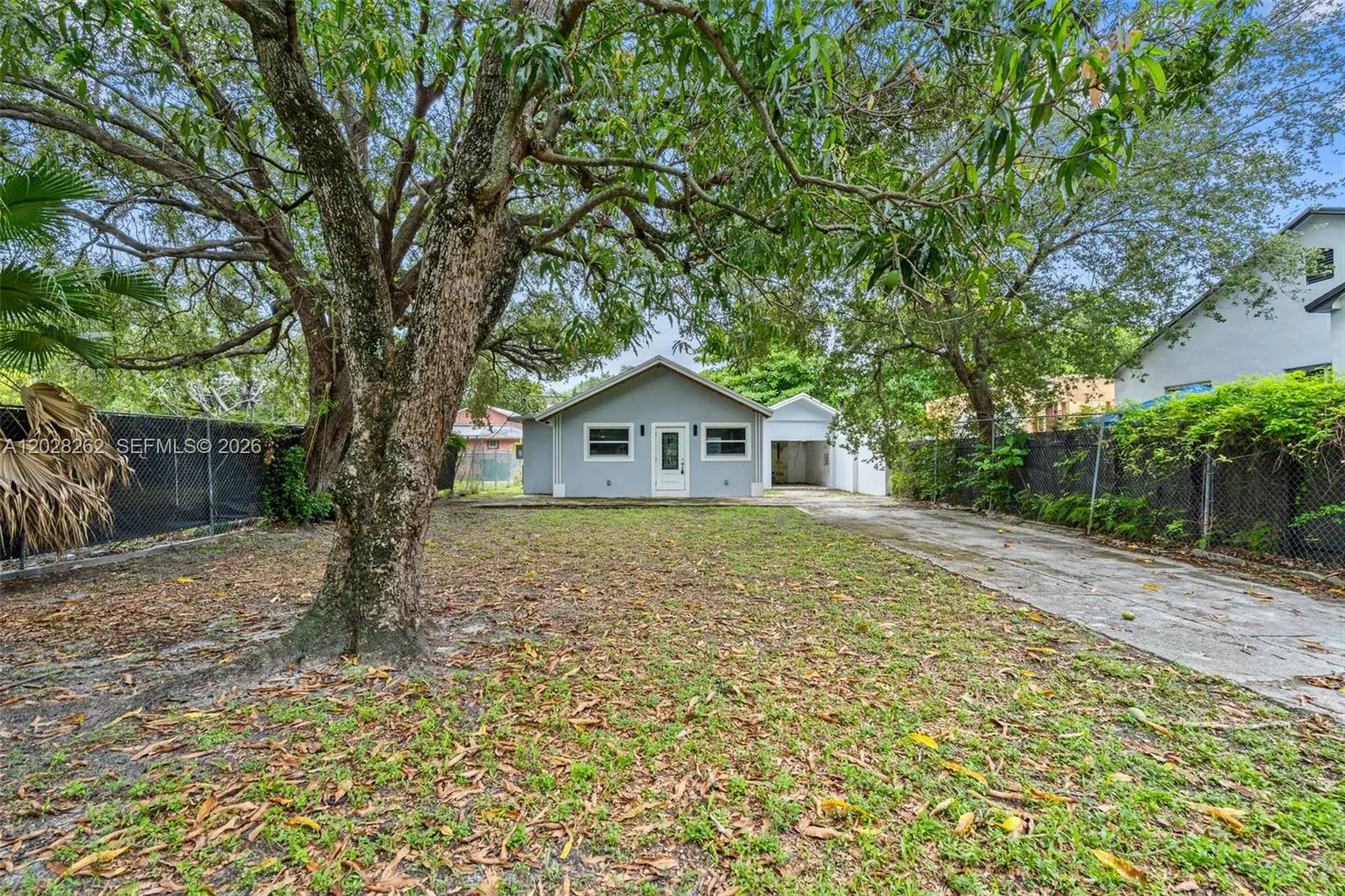 352 NW 41st St, Miami FL 33127