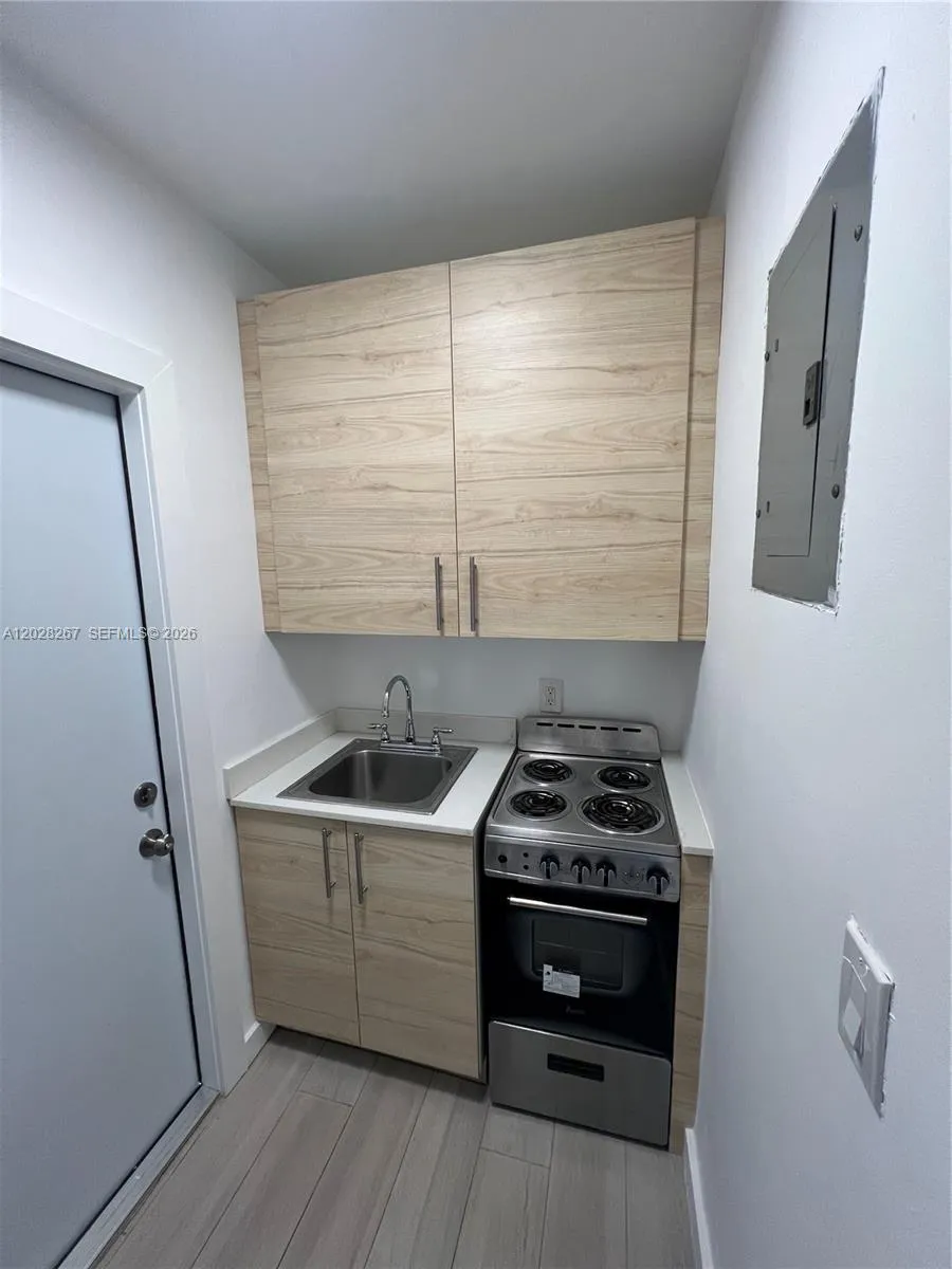 7035 NE 4th Ct # 3, Miami FL 33138