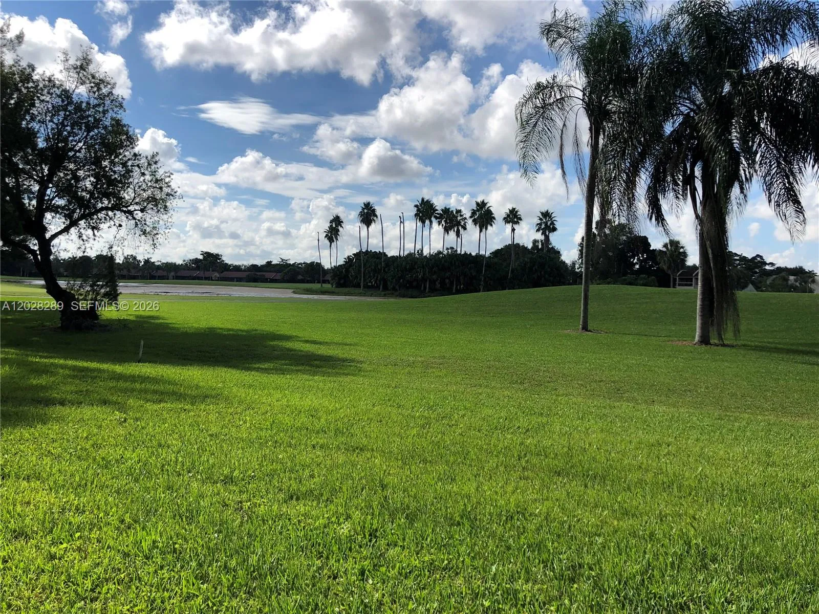 16300 Golf Club Rd # 105, Weston FL 33326