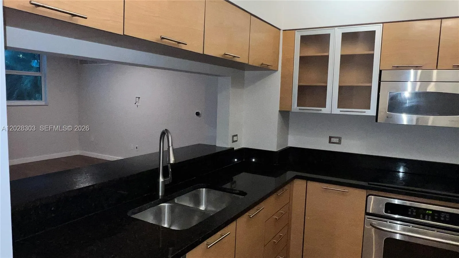 31 SE 5th St # 411, Miami FL 33131