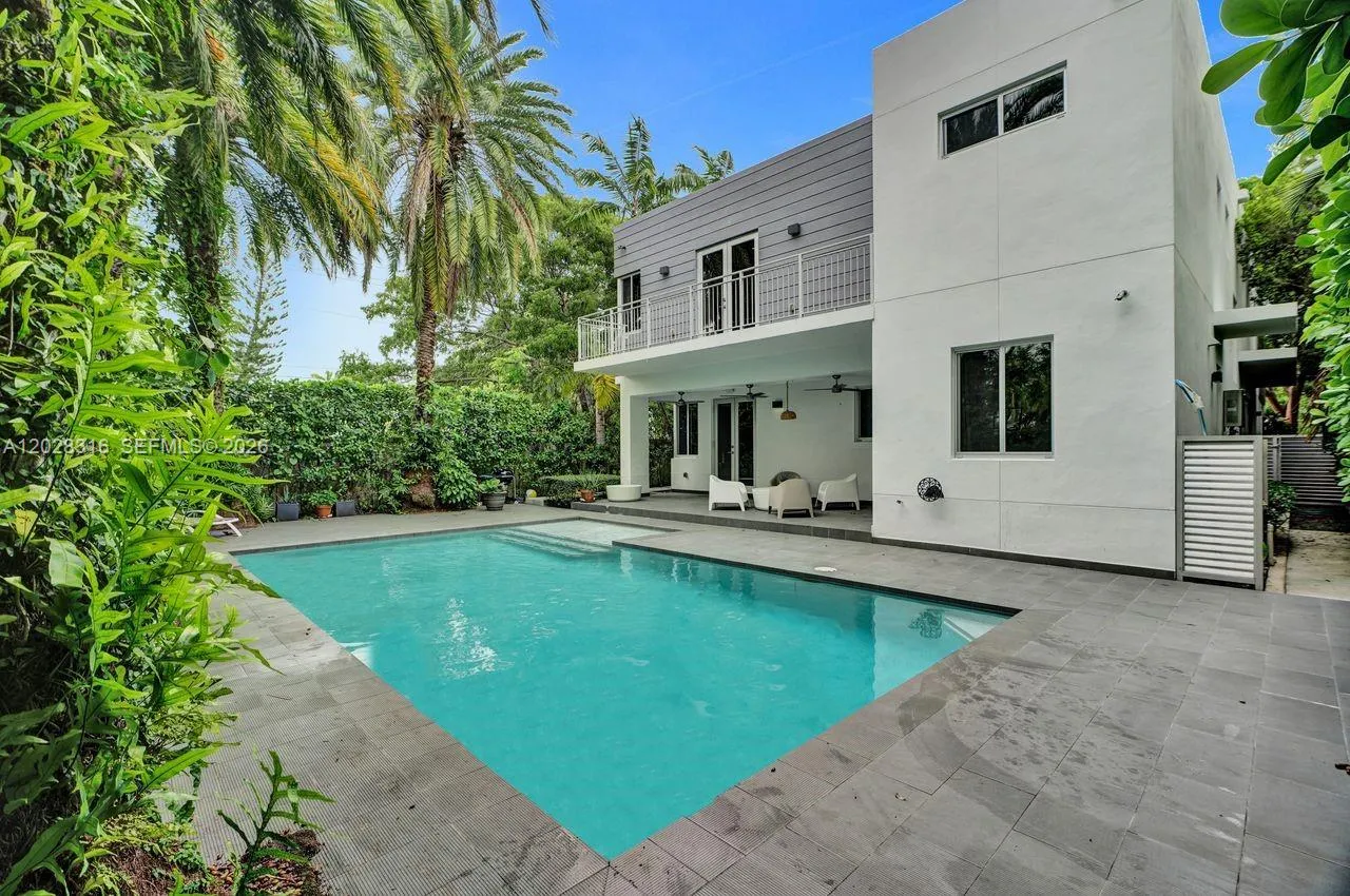 6340 SW 80th St, Miami FL 33143