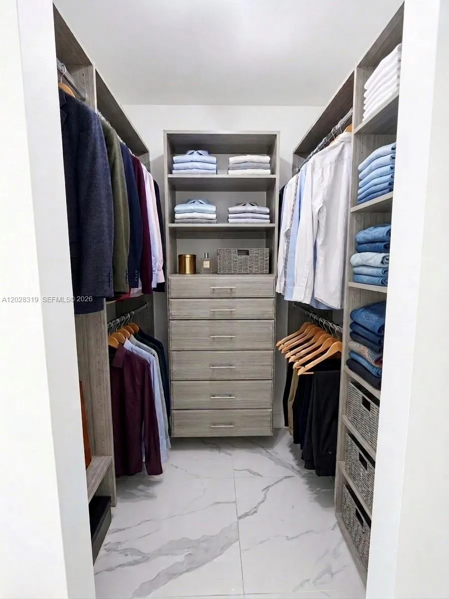 335 S Biscayne Blvd # 3300, Miami FL 33131