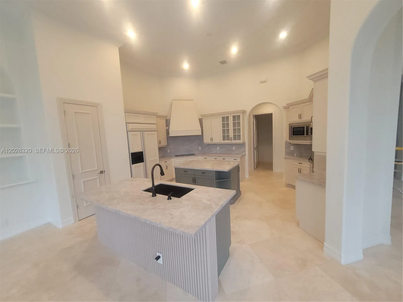 3250 W Stonebrook Cir, Davie FL 33330