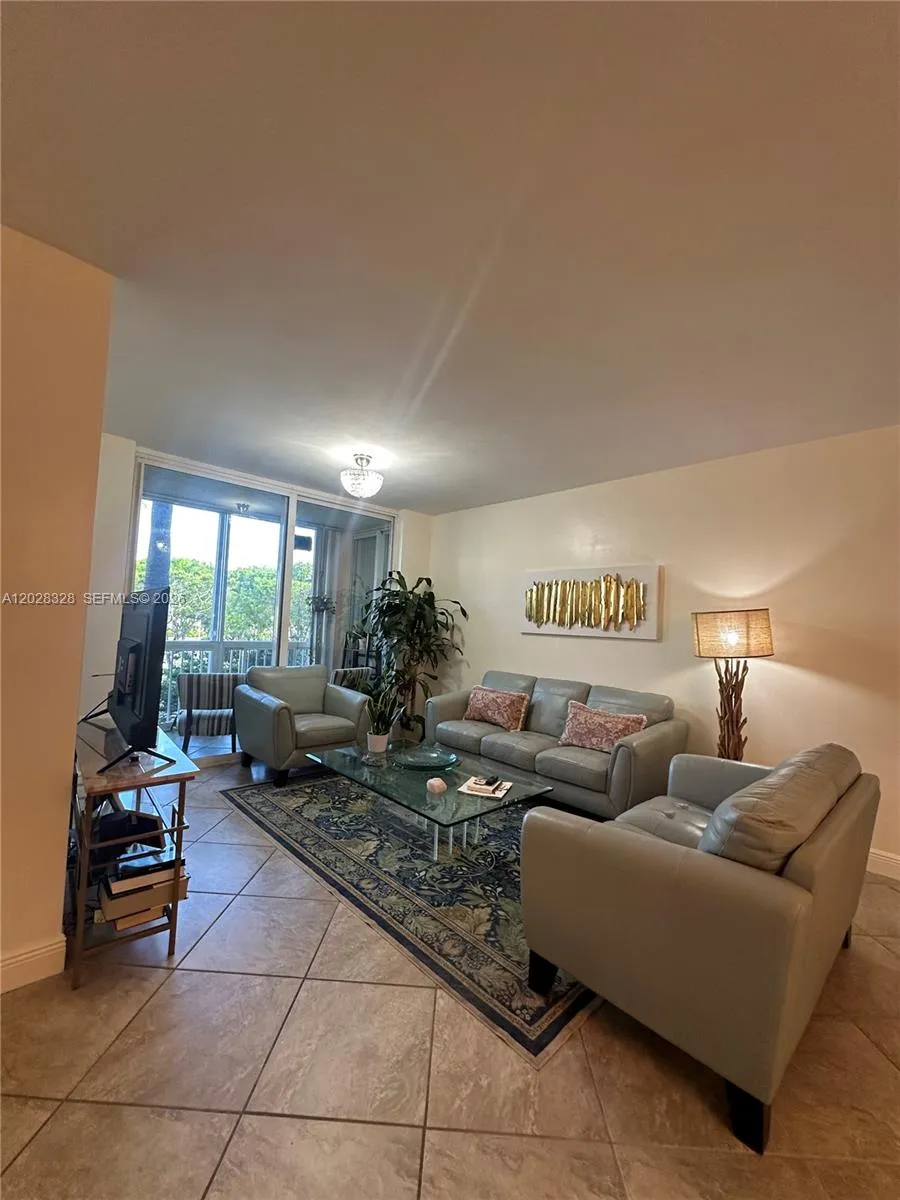 9755 NW 52nd St # 219, Doral FL 33178