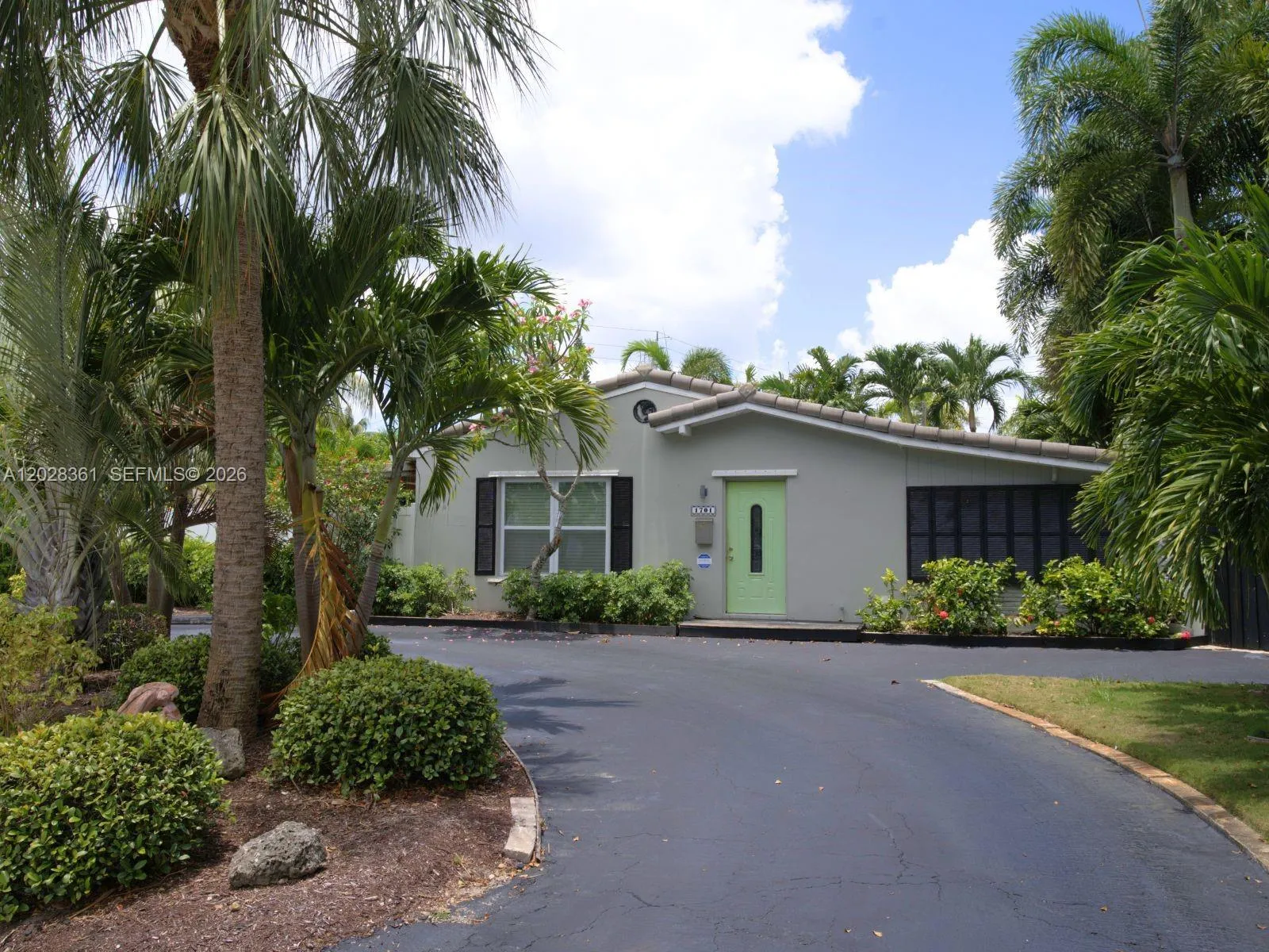 1701 NE 16th Ave, Fort Lauderdale FL 33305