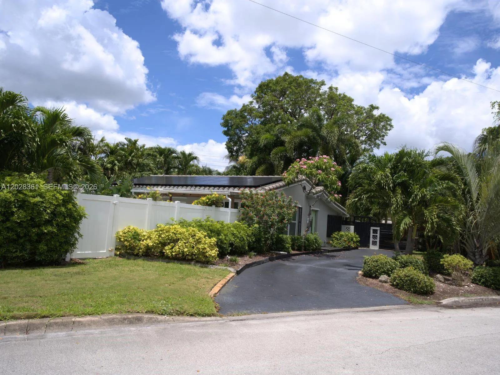 1701 NE 16th Ave, Fort Lauderdale FL 33305