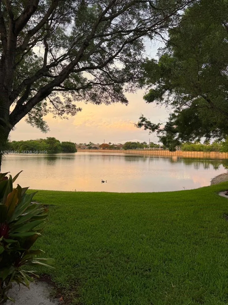 3263 NW 44th St # 2, Oakland Park FL 33309