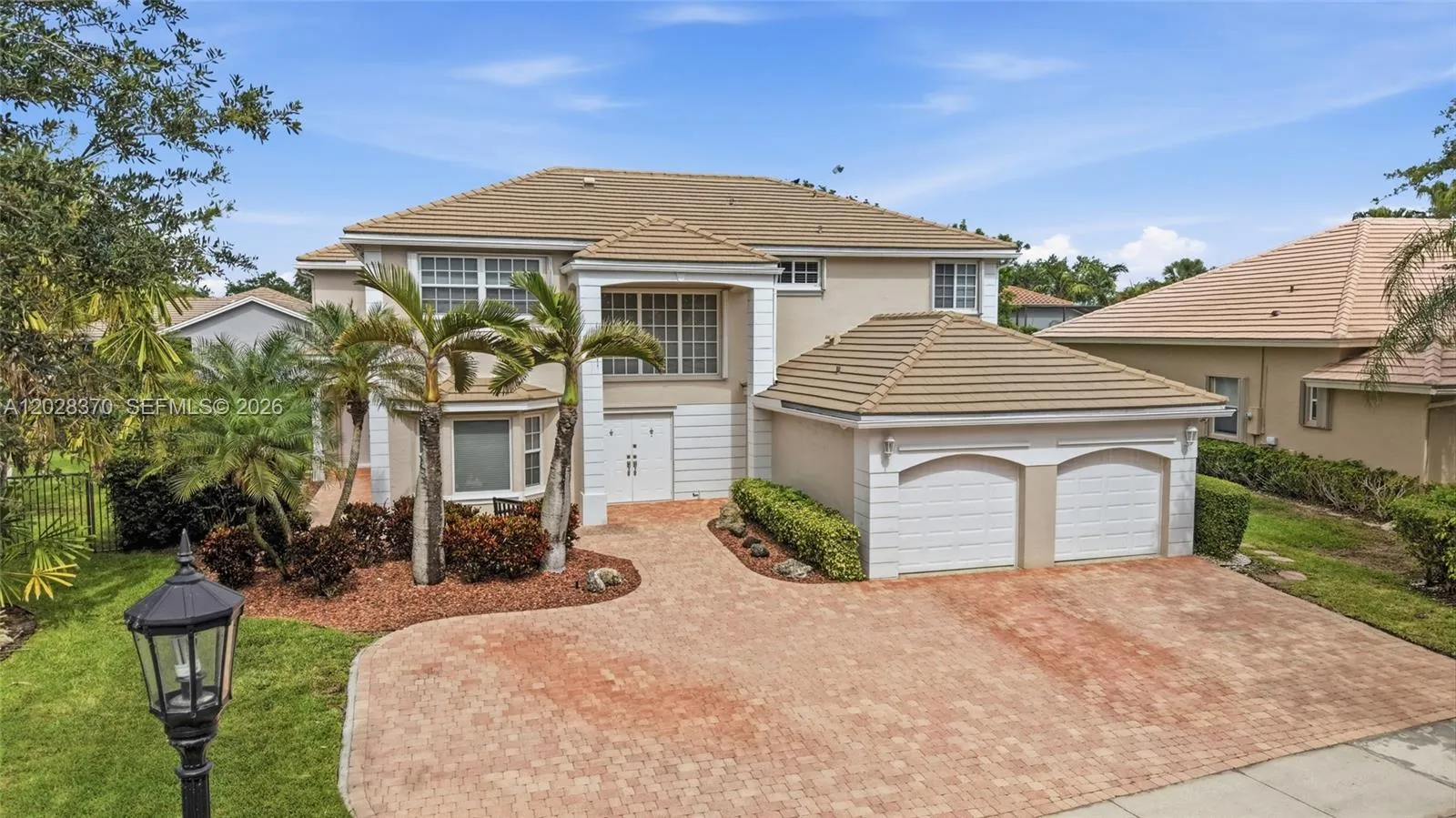 2608 Oakbrook Ct, Weston FL 33332