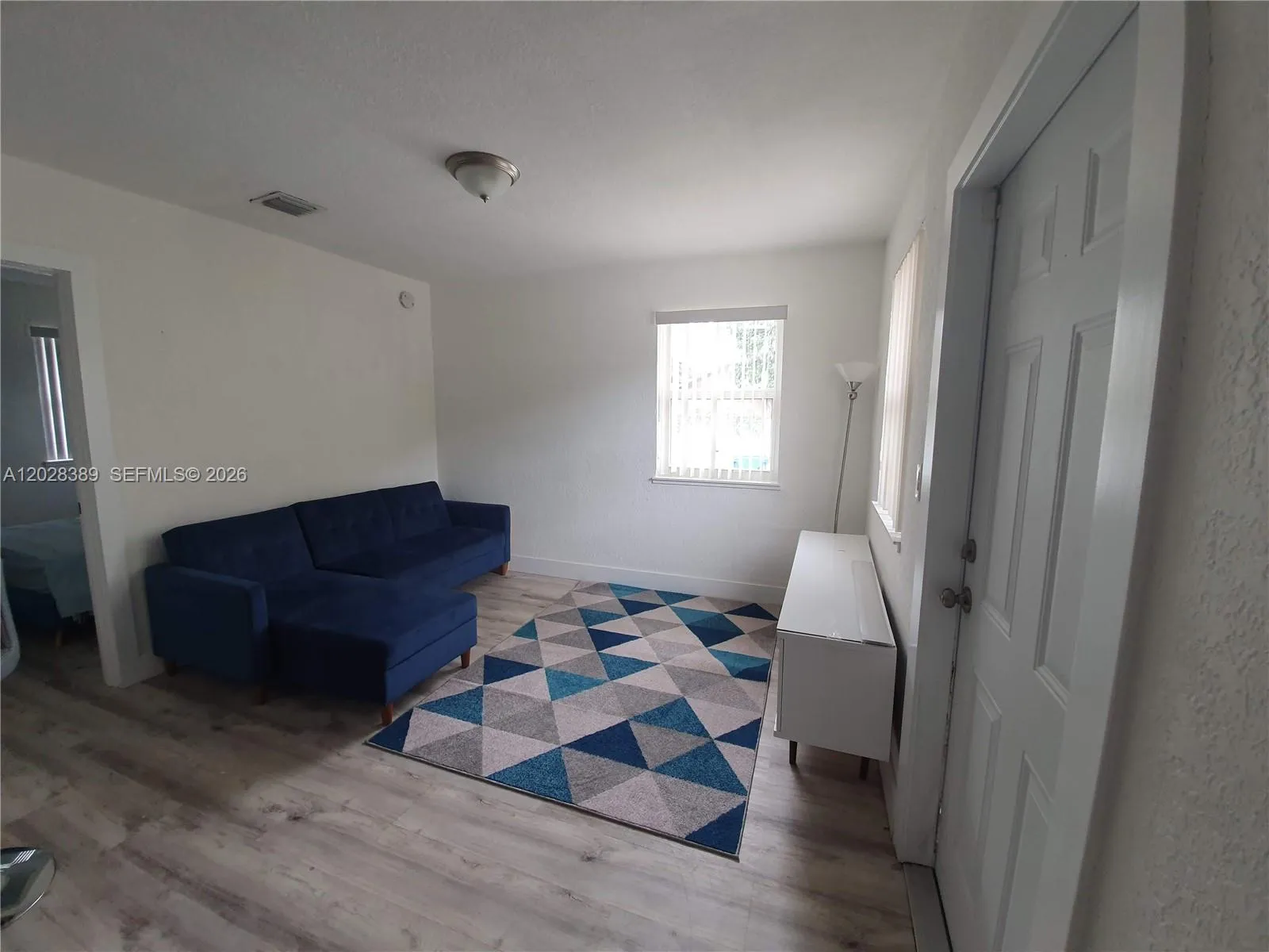 2392 NW 9th St # 2392, Miami FL 33125