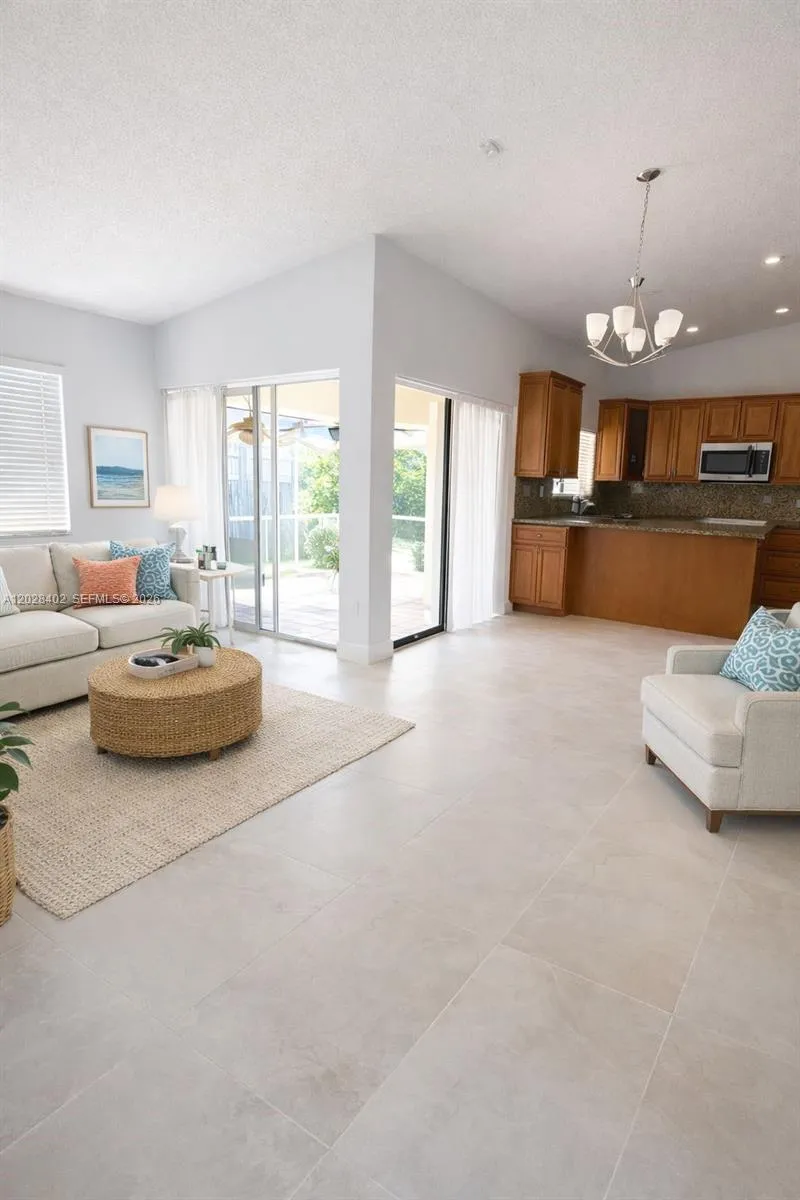 10034 SW 221st St, Cutler Bay FL 33190