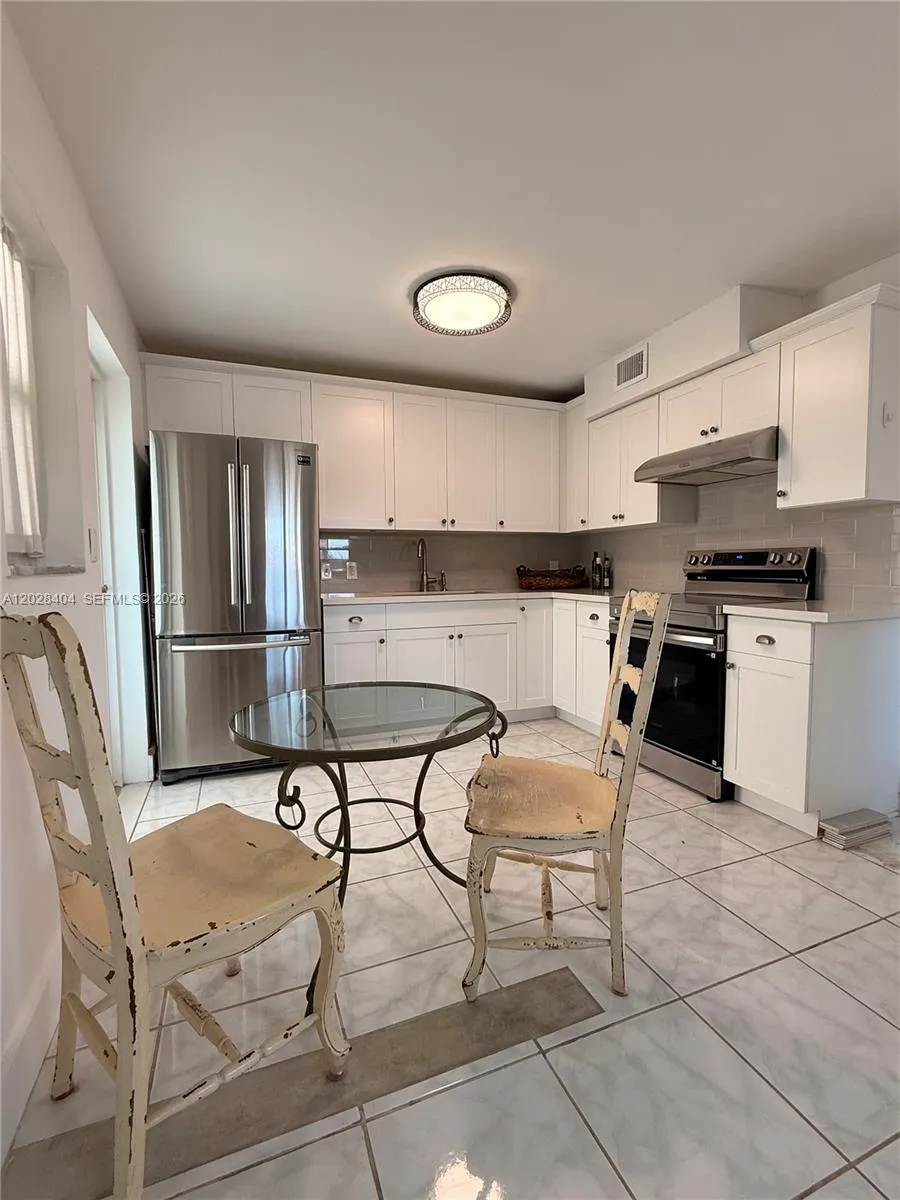 1400 Lincoln Rd # 301, Miami Beach FL 33139